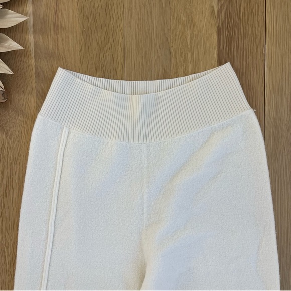 Nike Yoga Therma-Fit ADV Wool Cream Blue Green Grey Flare Pants Size Small - Picture 2 of 9